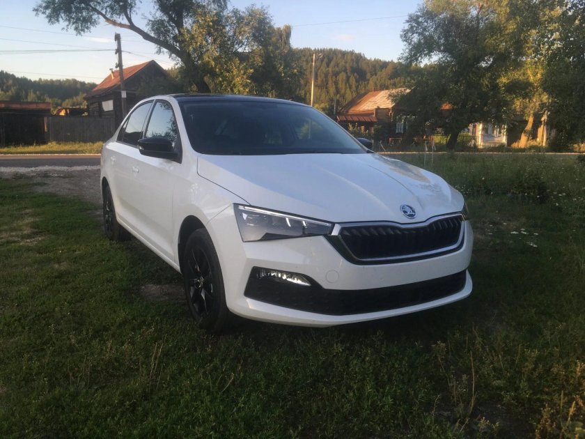 Рапид с черной крышей 2021