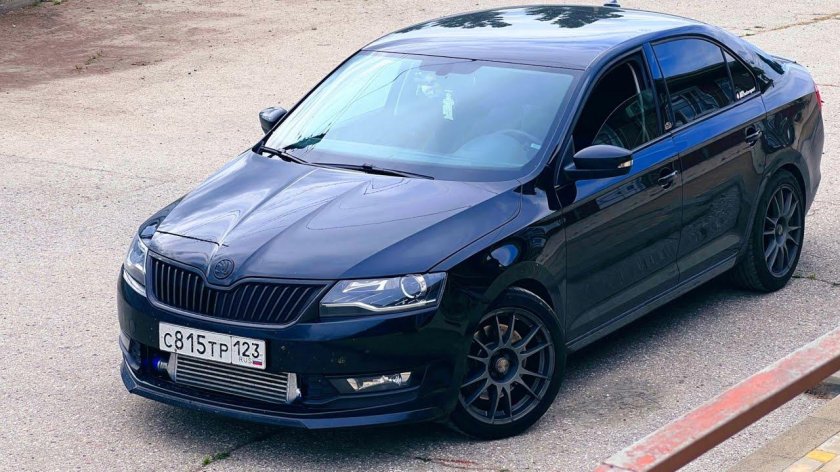 Шкода Рапид 2017 черный