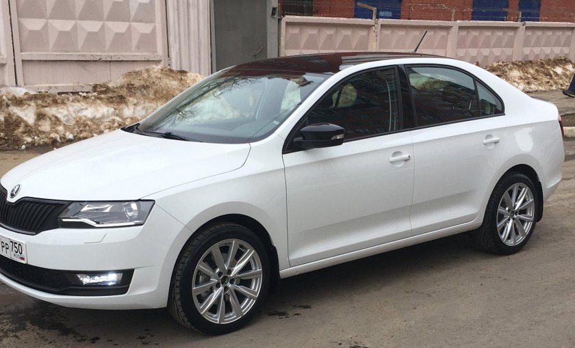 Skoda Rapid белая r15