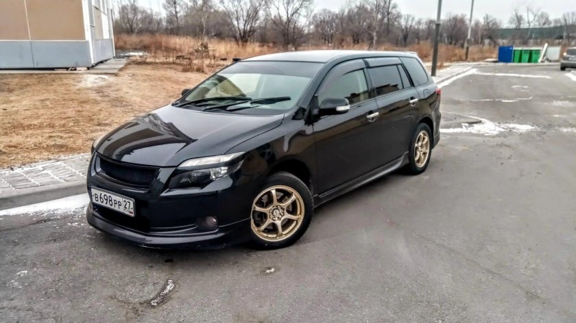 Toyota Corolla Fielder 141