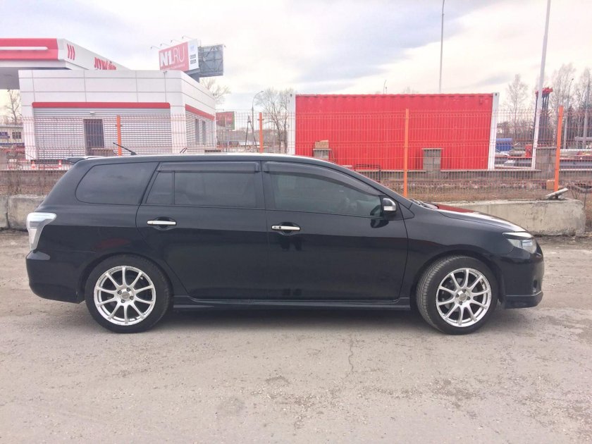 Toyota Corolla Fielder 202