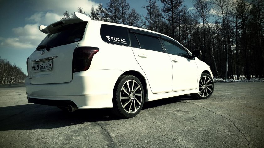 Toyota Corolla Fielder 141