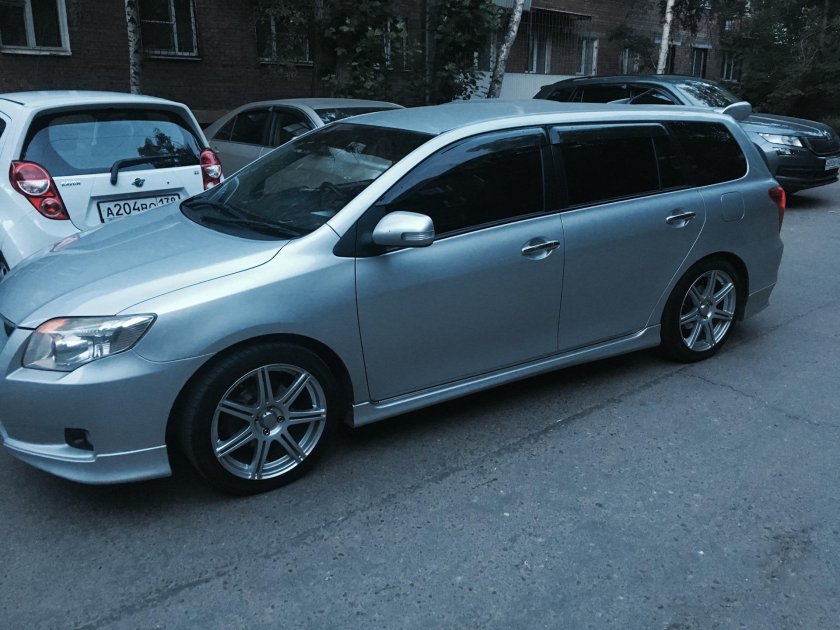 Toyota Corolla Fielder 141