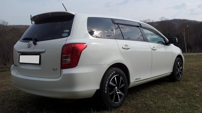 Toyota Corolla Fielder 141