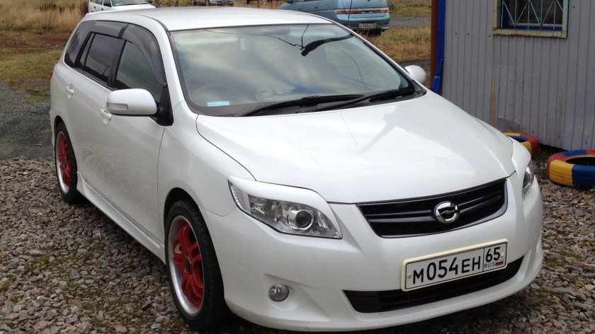 Тойота Филдер 2010 белый