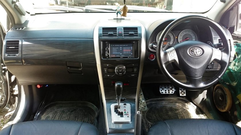 Toyota Corolla 120 Fielder салон