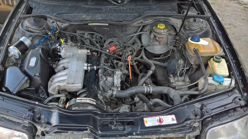 Мотор Ауди 100 2.3