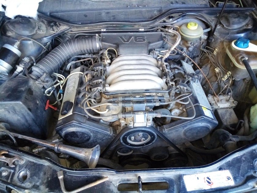 Ауди 100 2.8 мотор