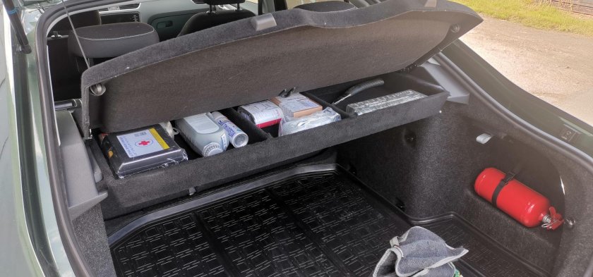 Органайзер полка для Шкода Октавия а7