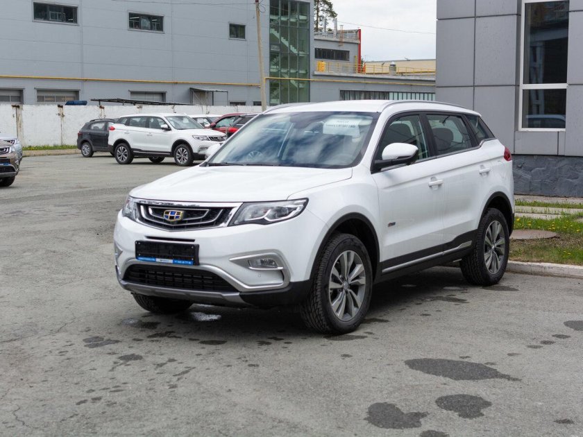 Geely Atlas белый