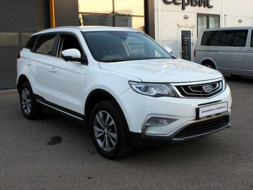 Джили атлас белая