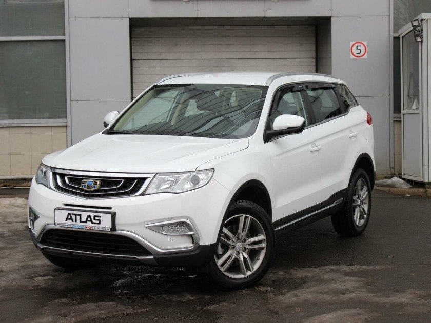 Geely Atlas белый
