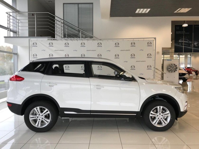 Geely Atlas белый