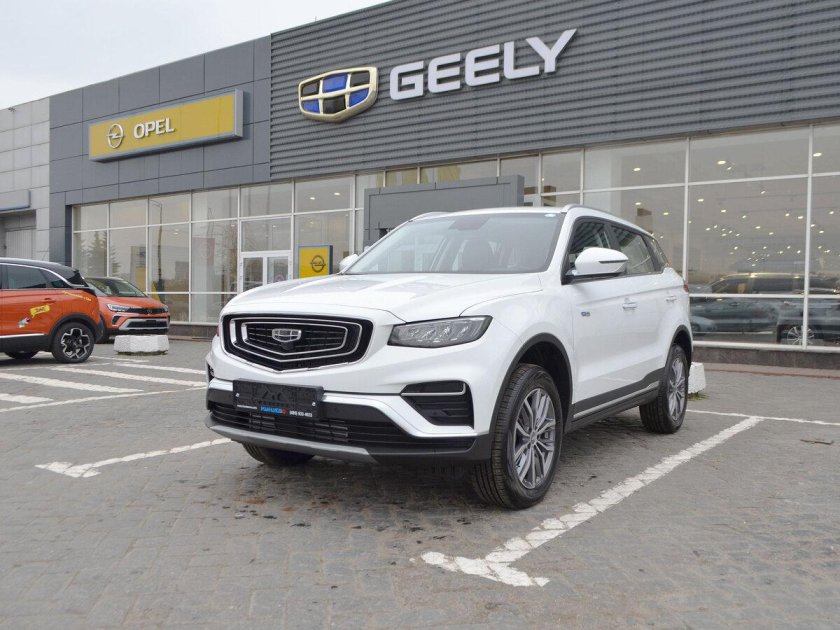 Geely Atlas Pro 2023 белая