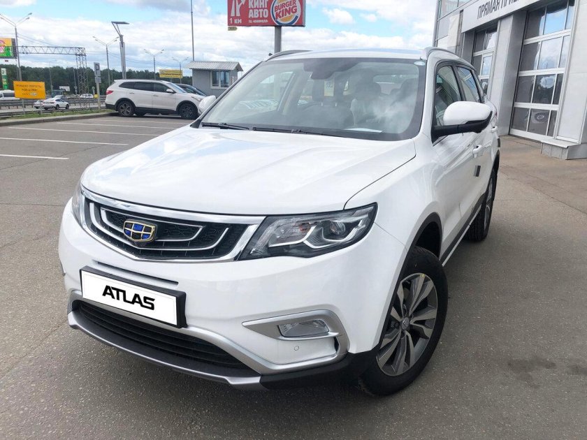 Geely Atlas белый