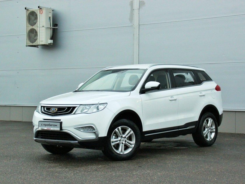 Geely Atlas белый