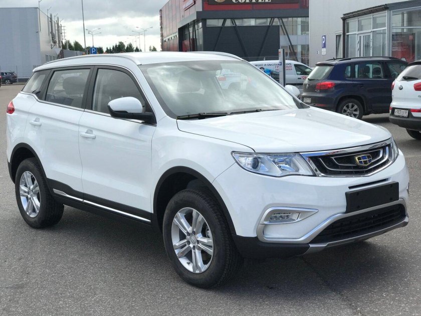Geely Atlas белый