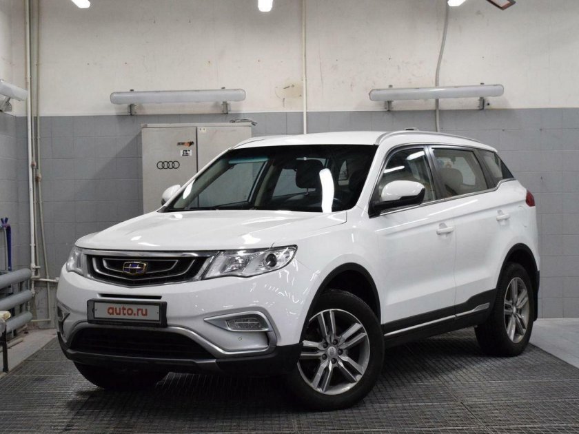 Белый Geely Atlas i 2.4 at (149 л.с.) с пробегом