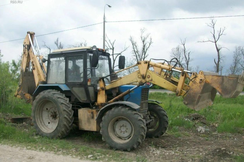 Экскаватор-погрузчик ЭО-2101