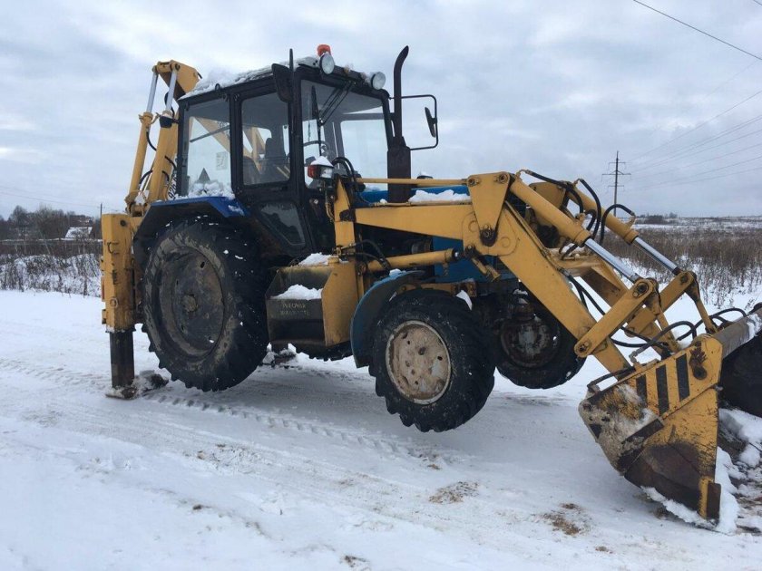 Экскаватор-погрузчик ЭО-2101