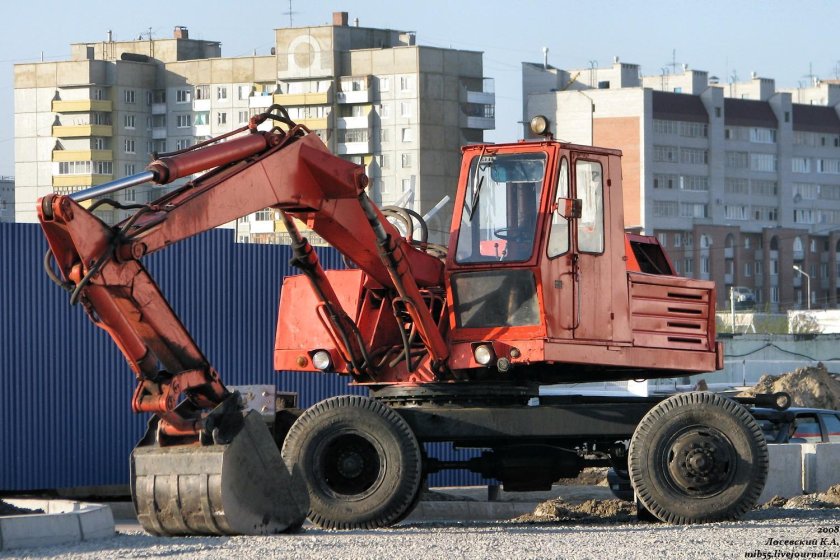 ЭО-3323 экскаватор