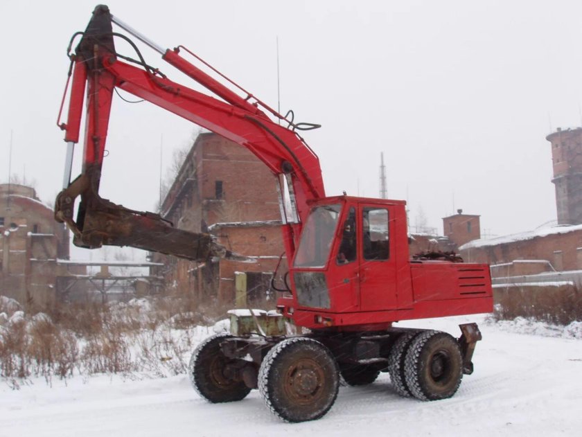 ЭО-3323 экскаватор