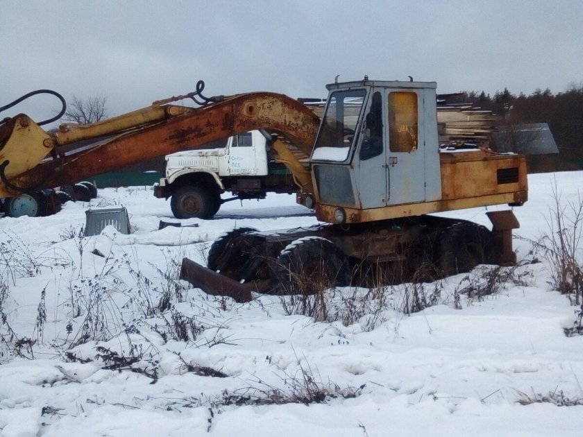 Экскаватор Ковровец ЭО 4525