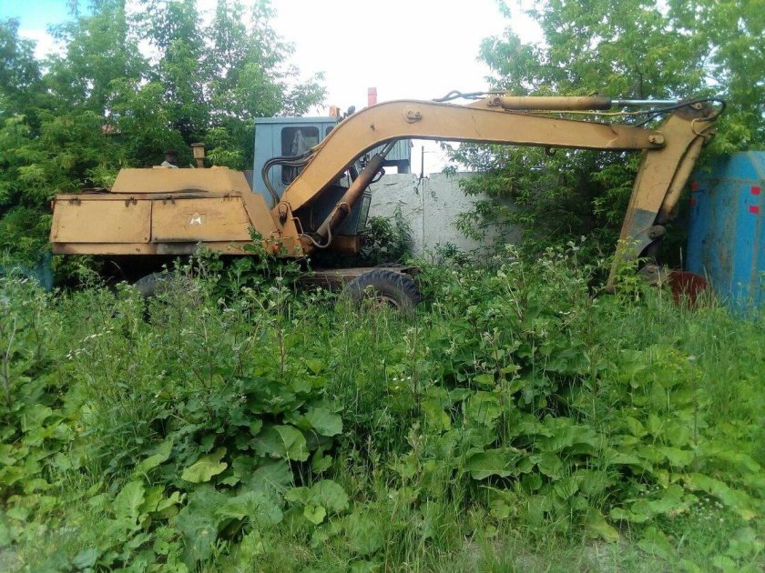 ЭО-3323 экскаватор