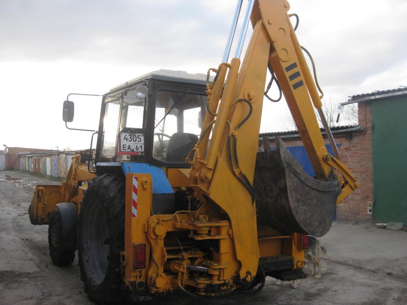 Экскаватор погрузчик интердон эо2101