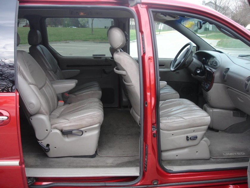 Chrysler Town Country 2000 салон