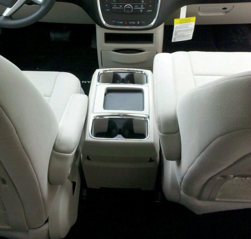 Chrysler Town and Country, 2012 салон