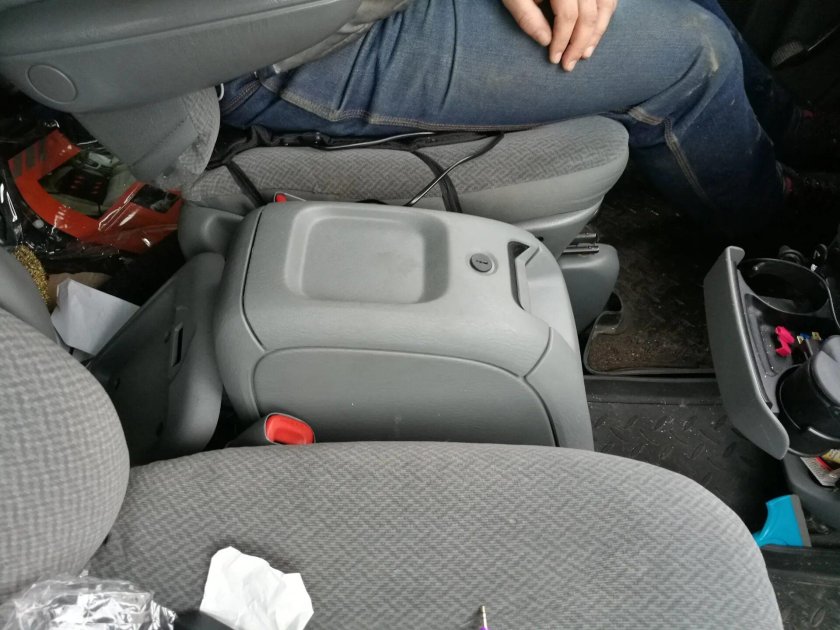 Бокс подлокотник для Додж Караван