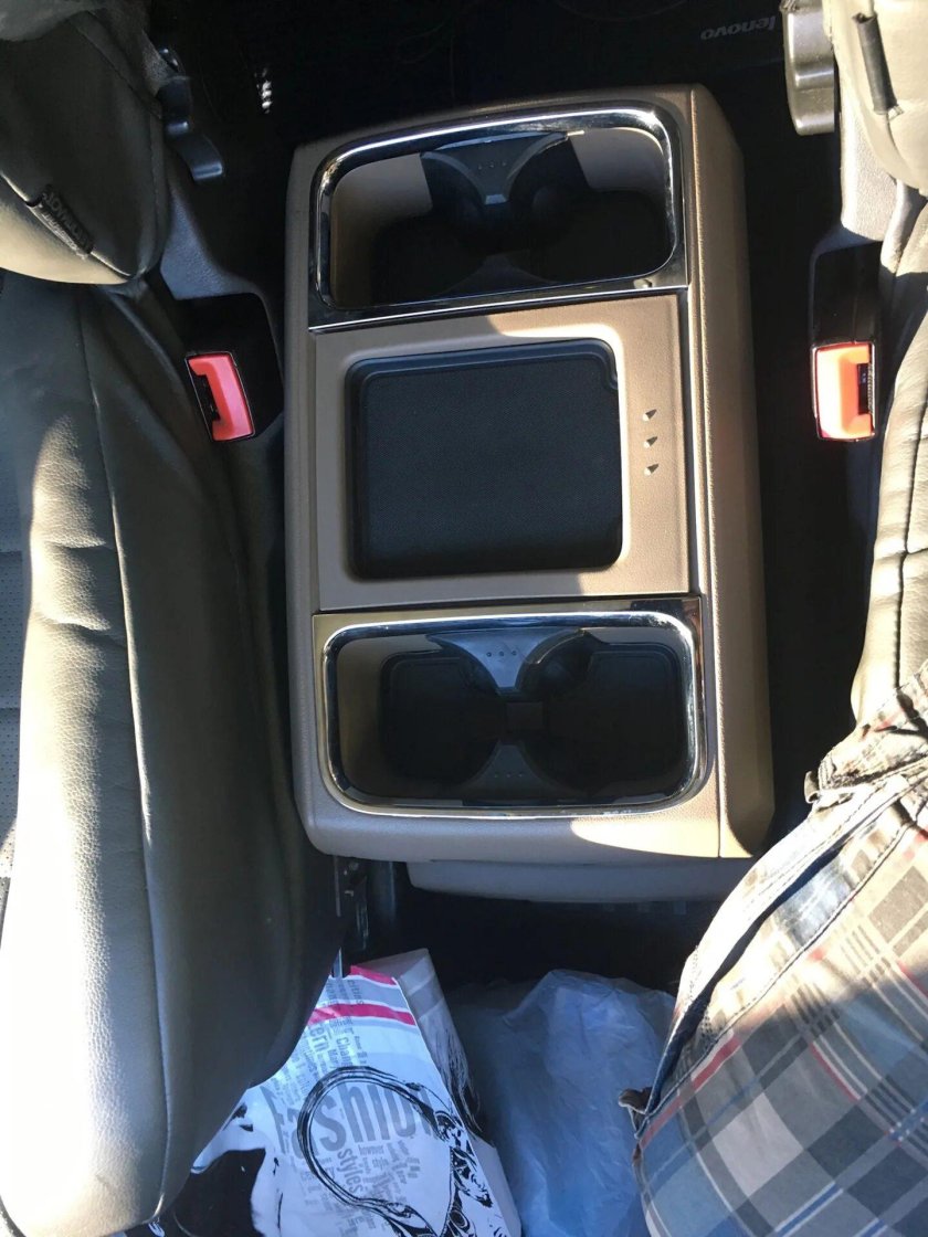 Центральная консоль-бокс dodge Caravan