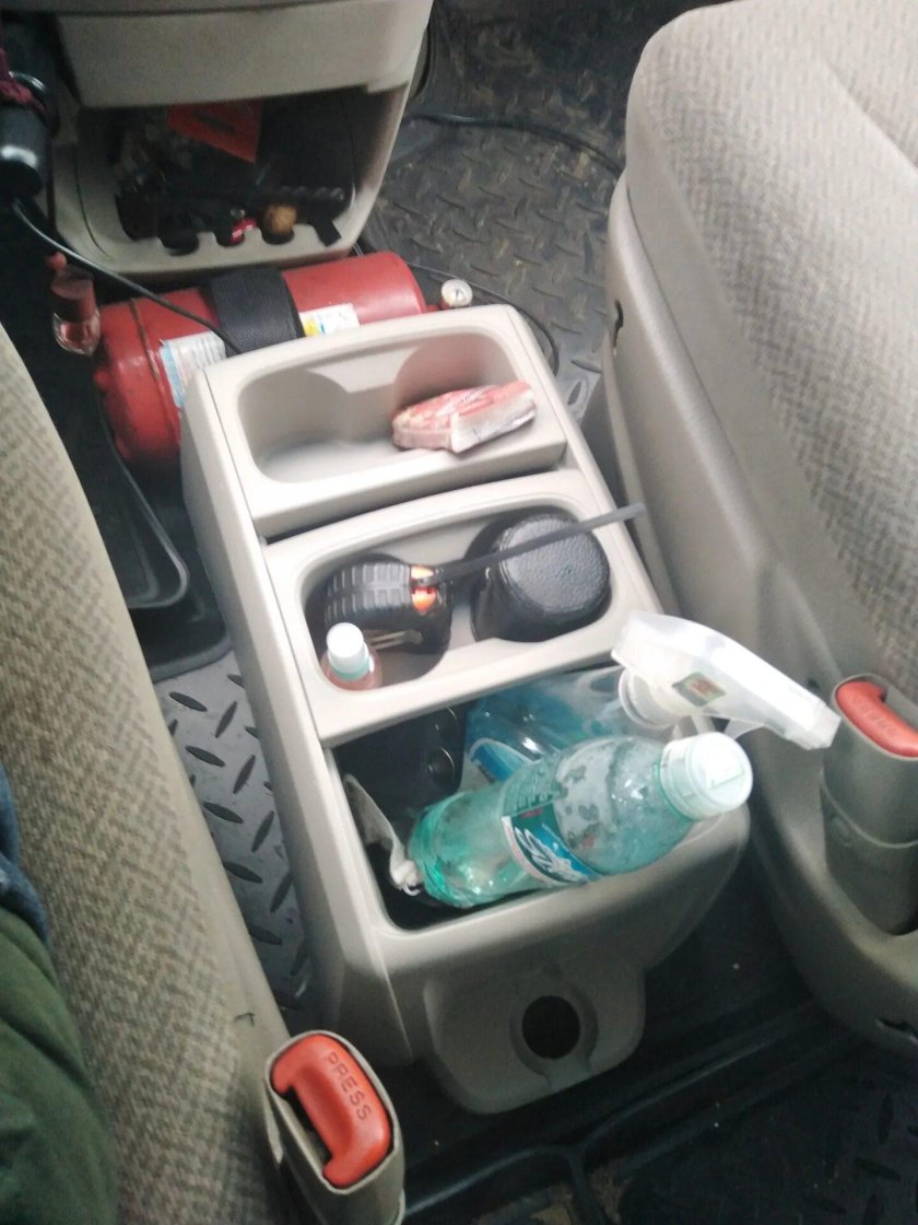 Межкресельный бокс Додж Караван