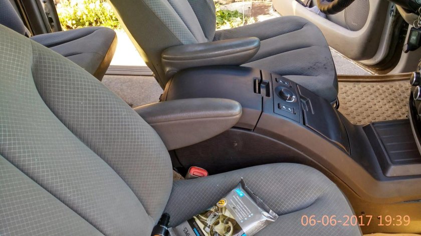 Подлокотник Додж Караван 4