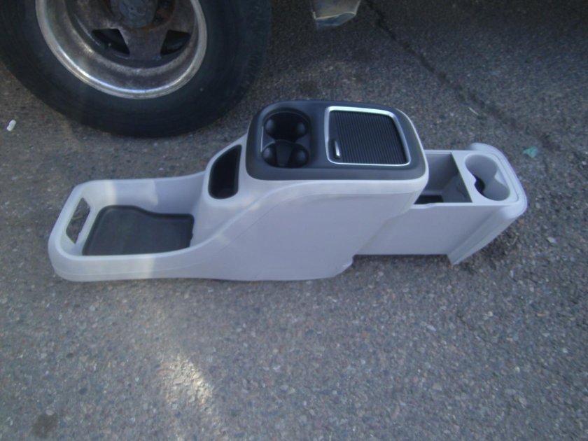 Центральная консоль-бокс dodge Caravan