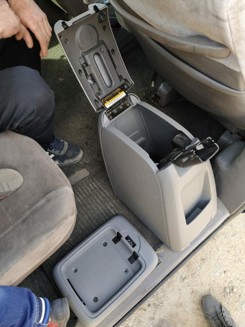 Центральная консоль Додж Караван 4