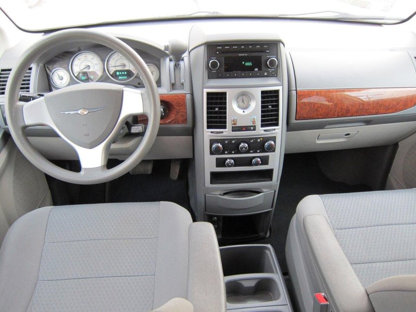 Крайслер Таун Кантри 2008