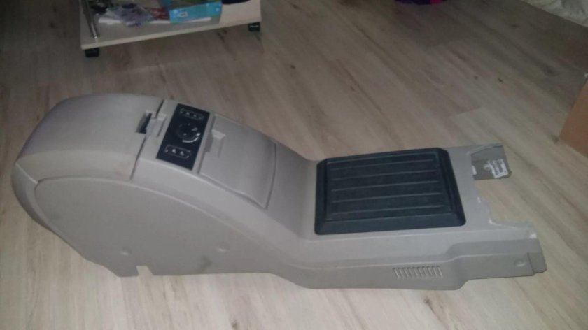 Бокс подлокотник для Додж Караван