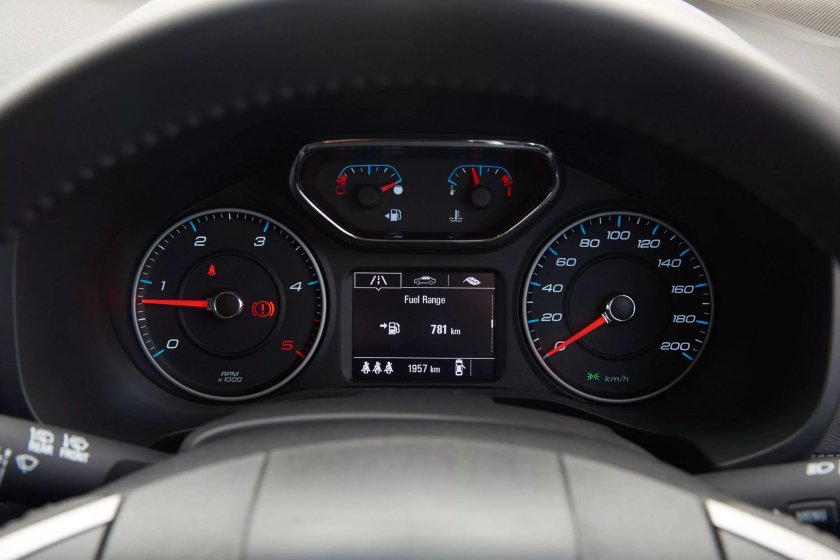 Chevrolet Equinox приборная панель