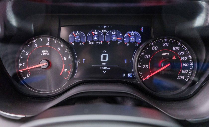 Chevrolet Camaro приборная панель