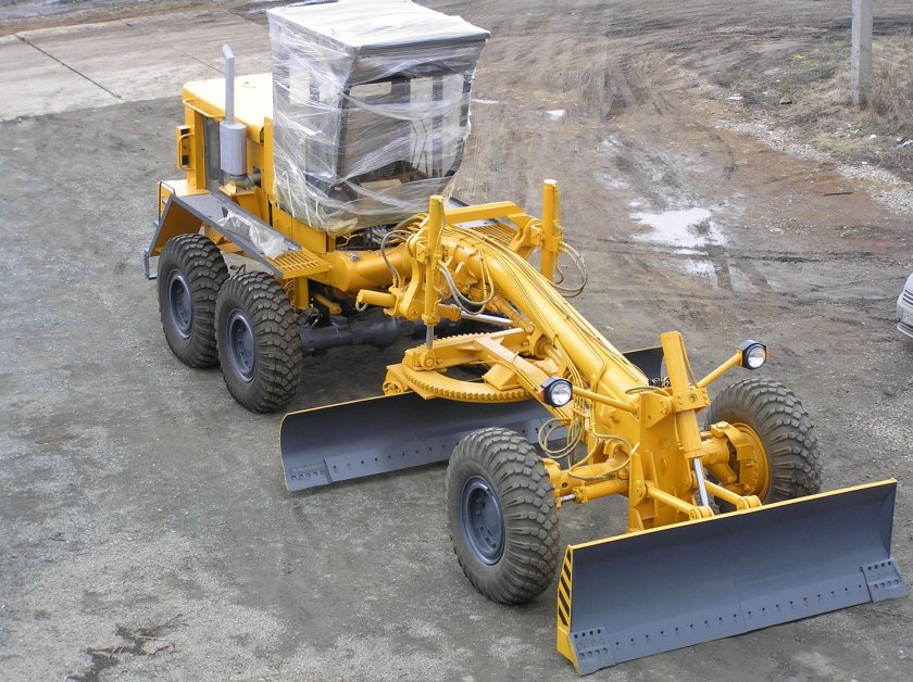 Грейдер ДЗ 98 новый