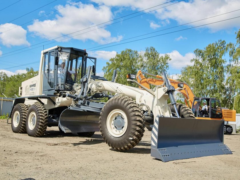 Автогрейдер российского производства