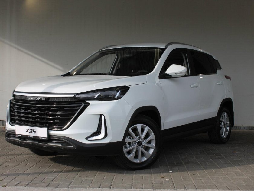 BAIC x35
