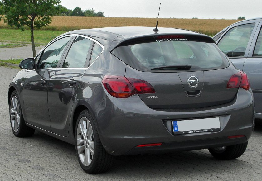 Opel Astra j 2010