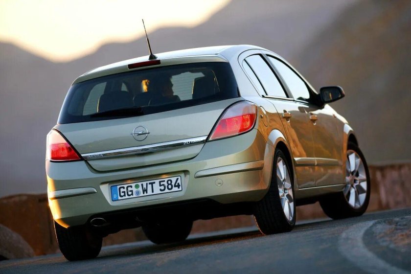 Opel Astra h 2004