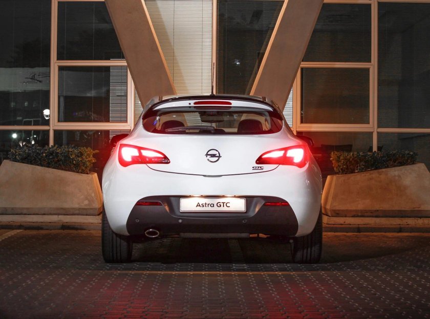 Opel Astra j GTC