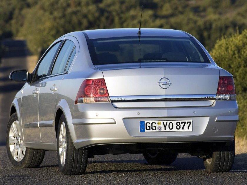 Opel Astra h sedan