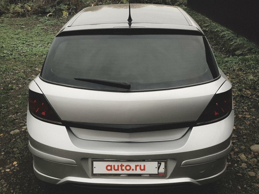 Шевроле Круз хэтчбек 2012 белый черная крыша