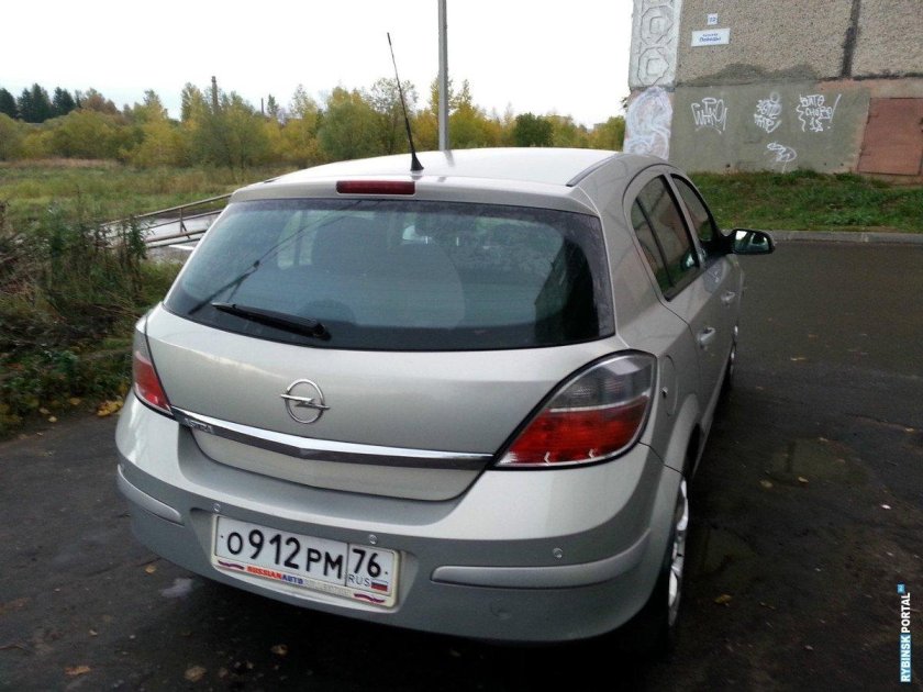 Опель Астра 2008 хэтчбек зад